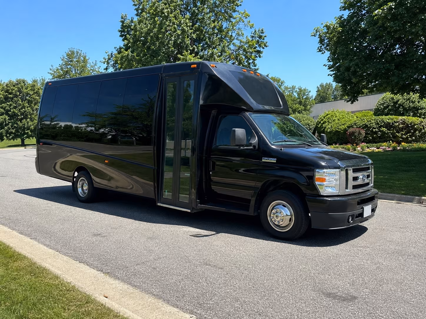 affordable akron prom party bus prices split across your group