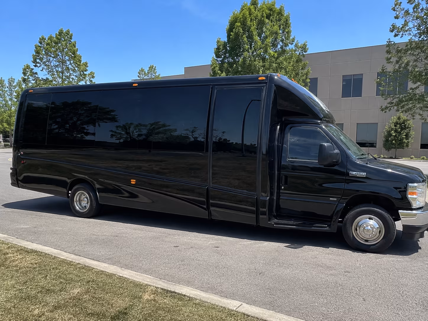 akron corporate retreat shuttle bus rentals